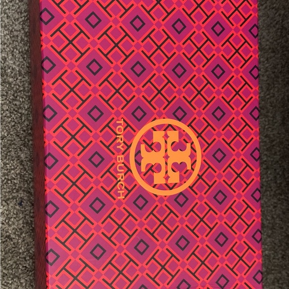 Tory burch womens shoe. - Picture 4 of 5